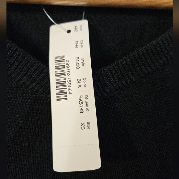 NWT J.Crew Slim Fit V Neck Sweater - Picture 3 of 5